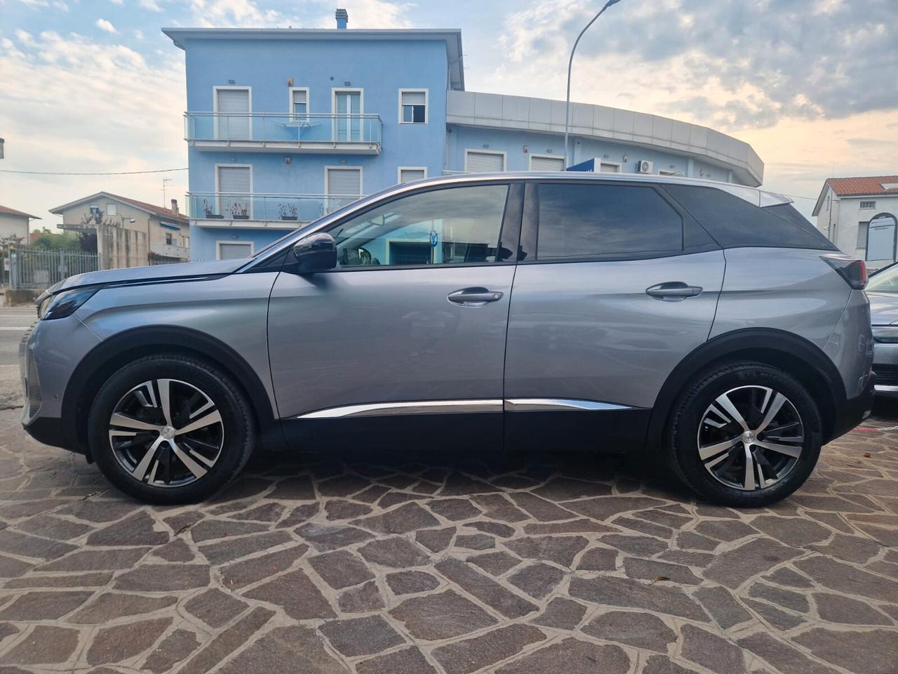 Peugeot 3008 BlueHDi 130 S&S EAT8 Allure