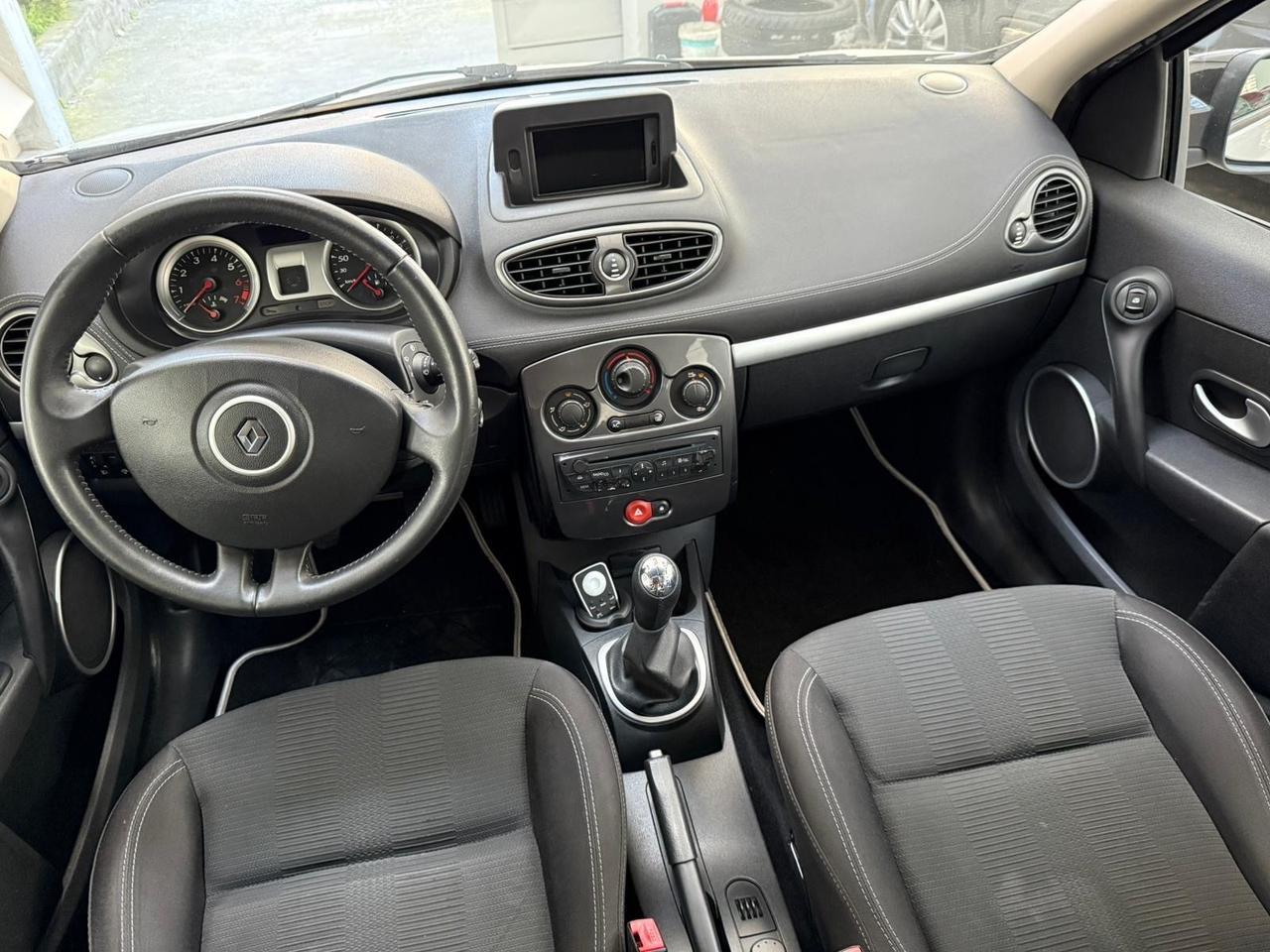 Renault Clio 1.2 16V 5 porte neopatentati