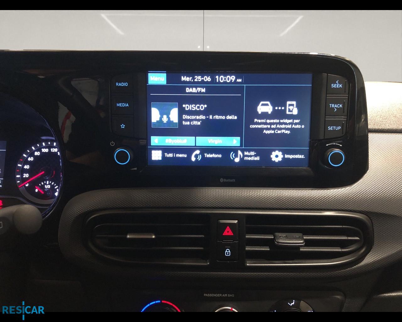 HYUNDAI i10 1.0 mpi Tech Connect Pack