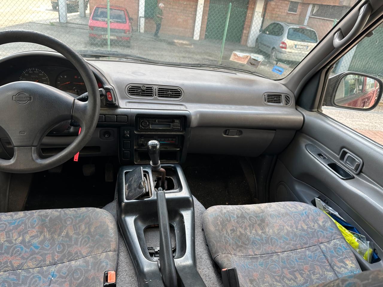 Nissan Serena 1.6 ELX 8 POSTI