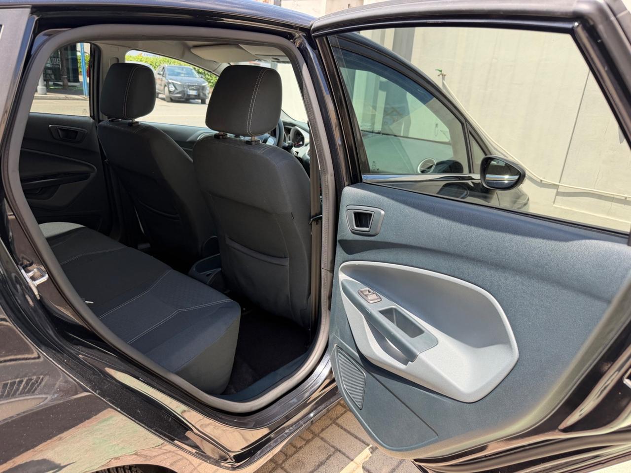Ford Fiesta 1.4 TDCi Titanium - GARANZIA