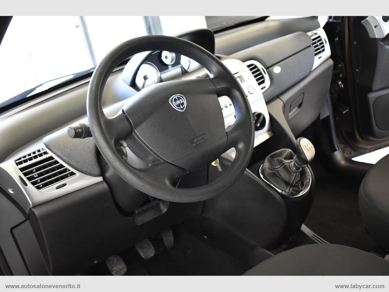 LANCIA Ypsilon 1.2 69 CV Unyca