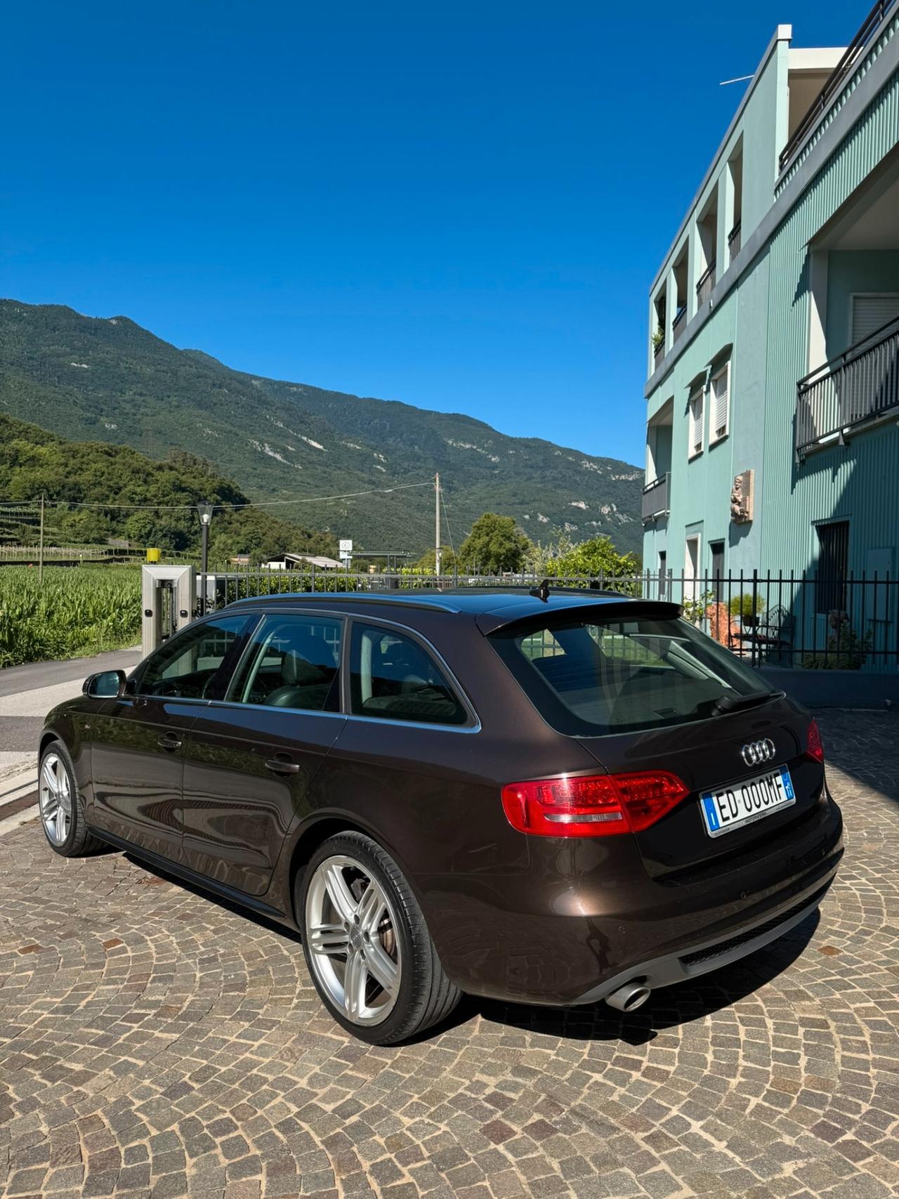 Audi A4 Avant 3.0 TDI quattro tiptronic SLine TETTO 19"