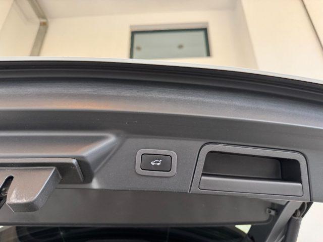 LAND ROVER Range Rover Velar 2.0D I4 240 CV R-Dynamic