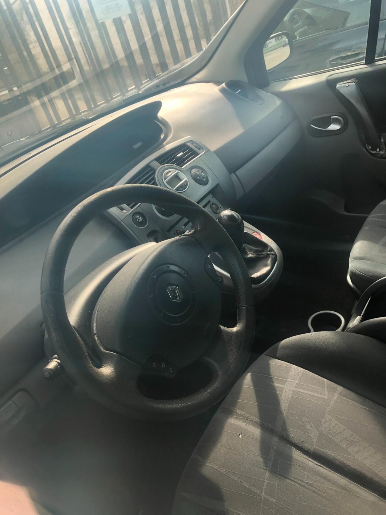 Renault Scenic Scénic 1.5 dCi/100CV Confort Dynamique