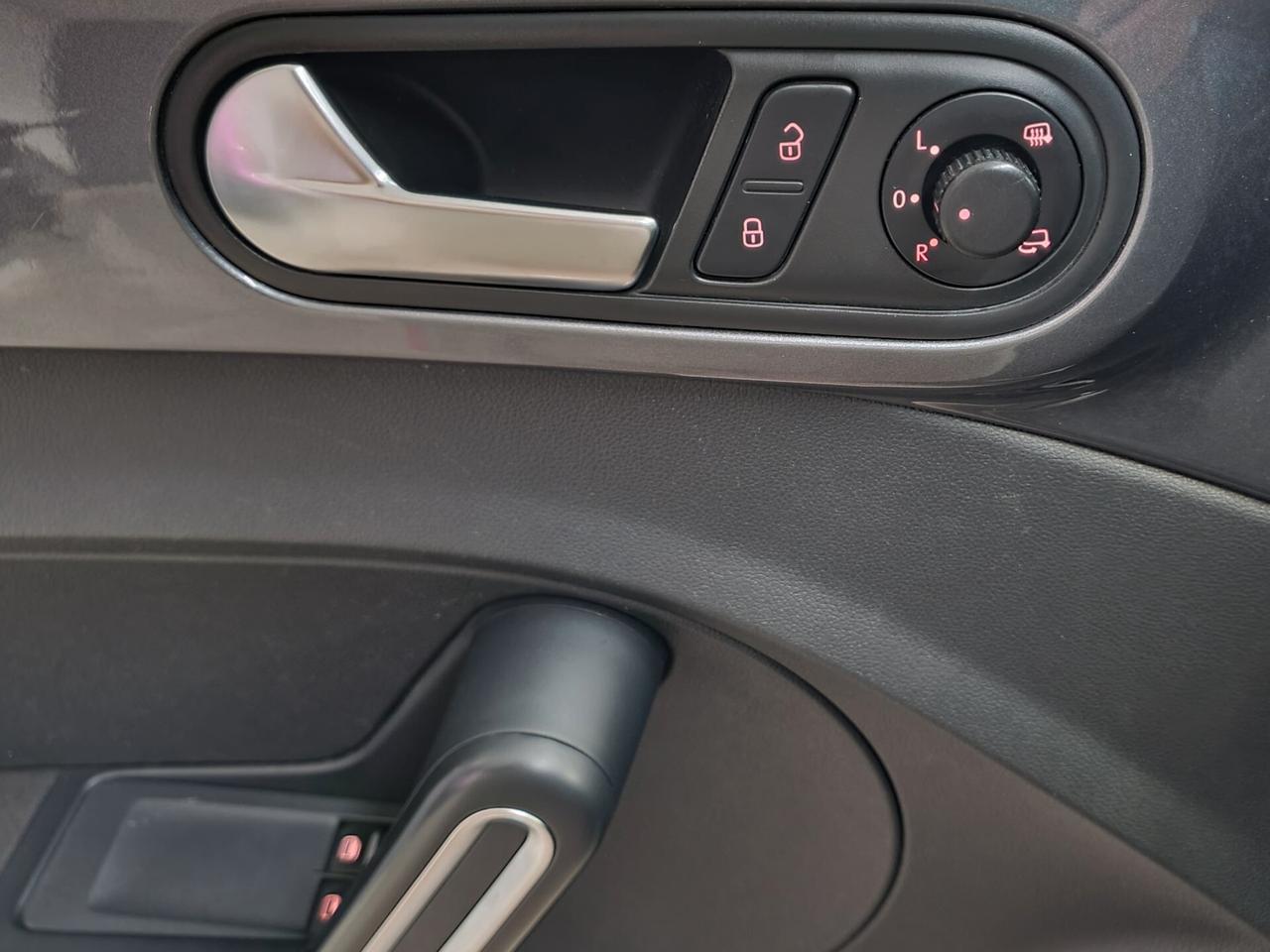 Volkswagen Maggiolino 1.6 TDI 105cv Design 2012