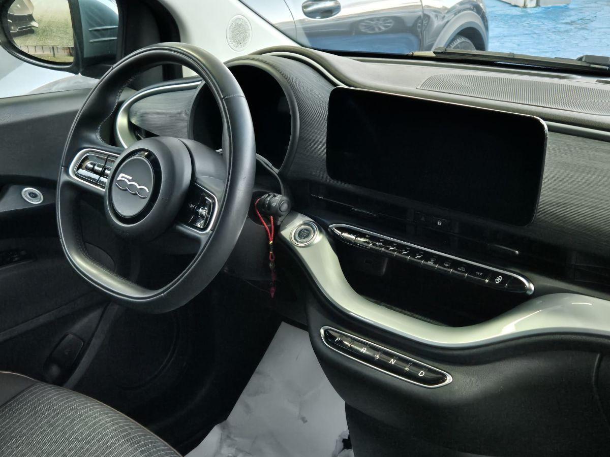 FIAT - 500 E - 500 La Prima Berlina