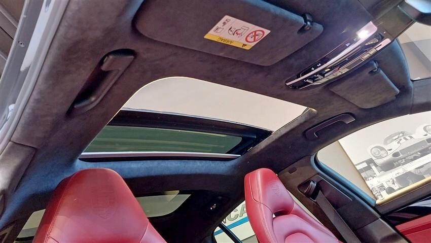 Porsche Panamera Turbo S E-Hybrid da 680 Cv Termico+elettrico