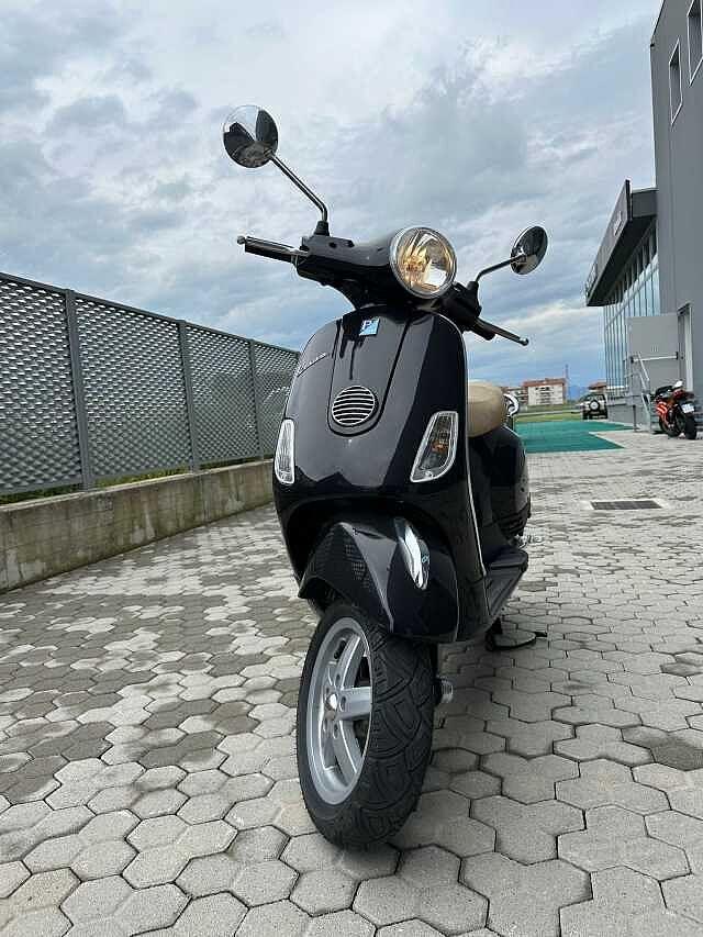 Piaggio Vespa LX 50