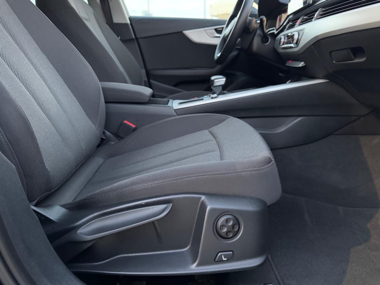 AUDI A4 2.0 Advanced S-Tronic - Virtual Matrix 18