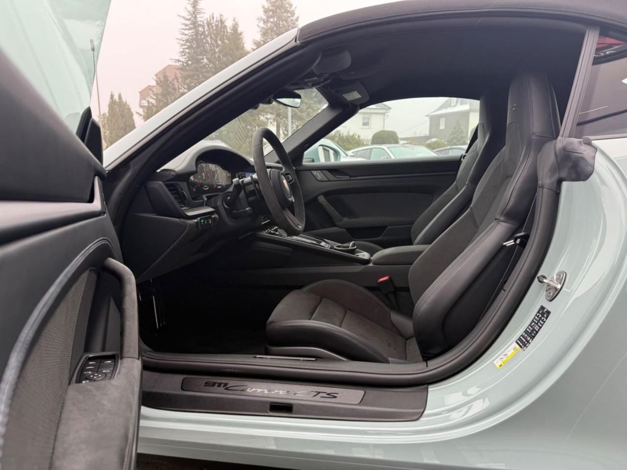 PORSCHE 911 Carrera 4 GTS Cabriolet 2.0*Bose-Matrix-Alcantara*