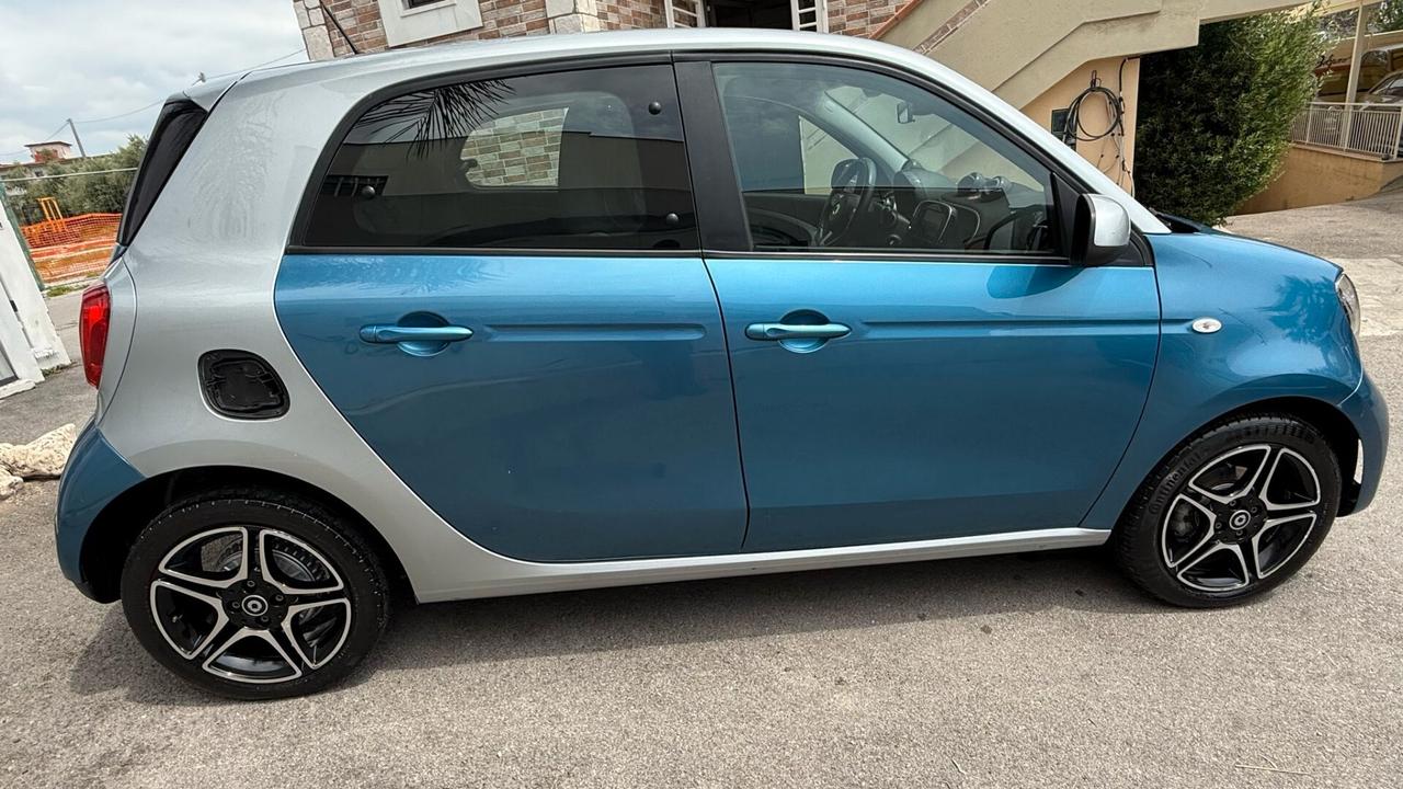 SMART FORFOUR EQ PASSION 2021