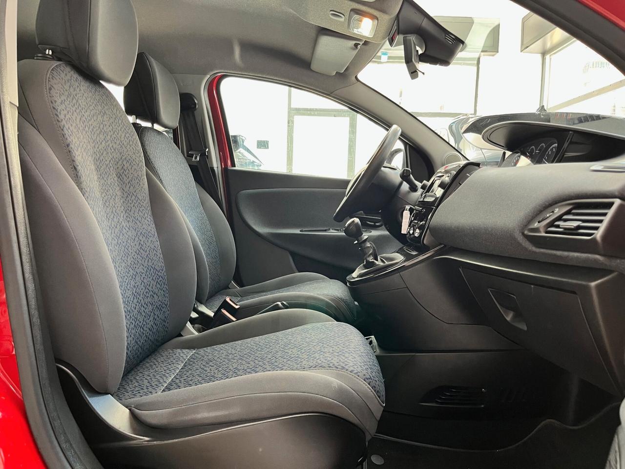 Lancia Ypsilon 1.0 HYBRID Silver KM. 51.900 - 2022