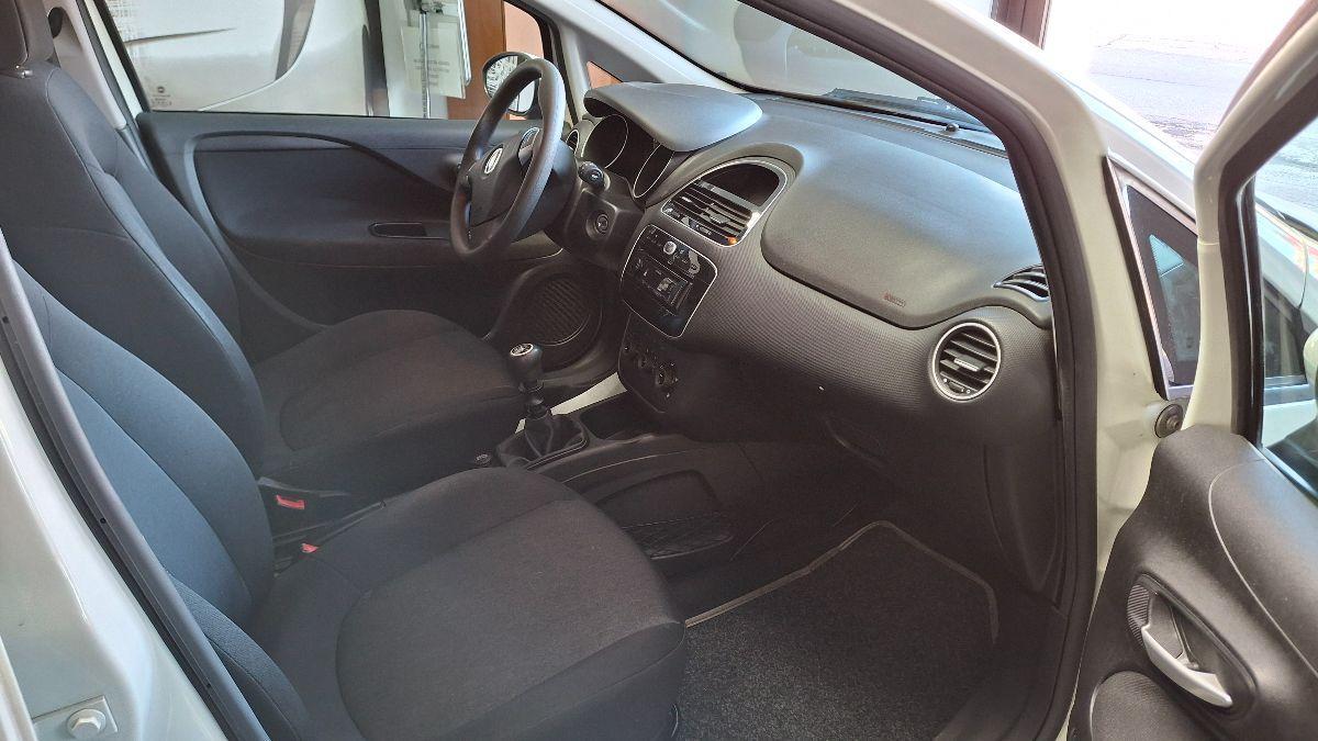 FIAT - Punto - 1.2 8V 5p. Street