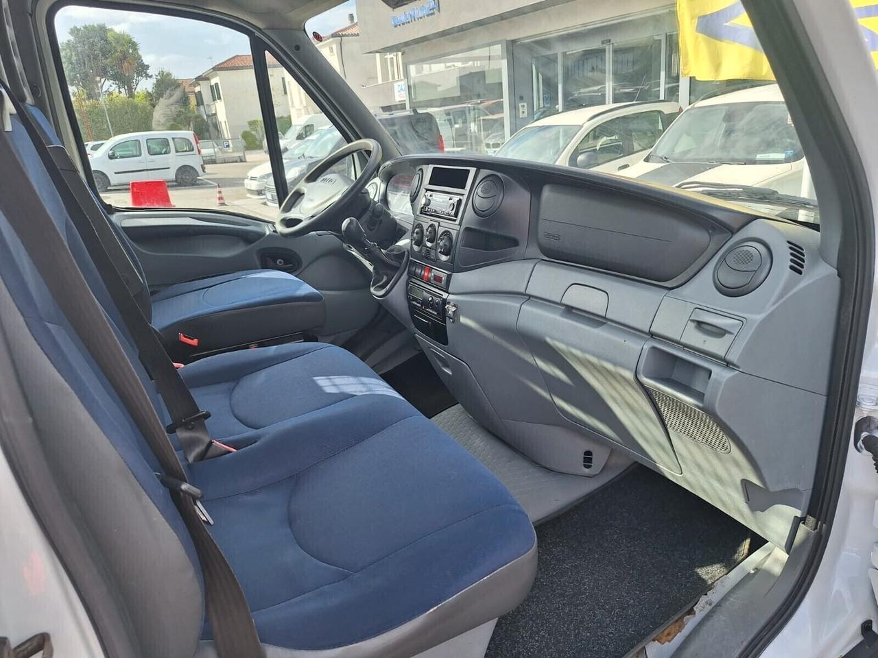 Iveco daily 3.0diesel Cassone fisso Gancio