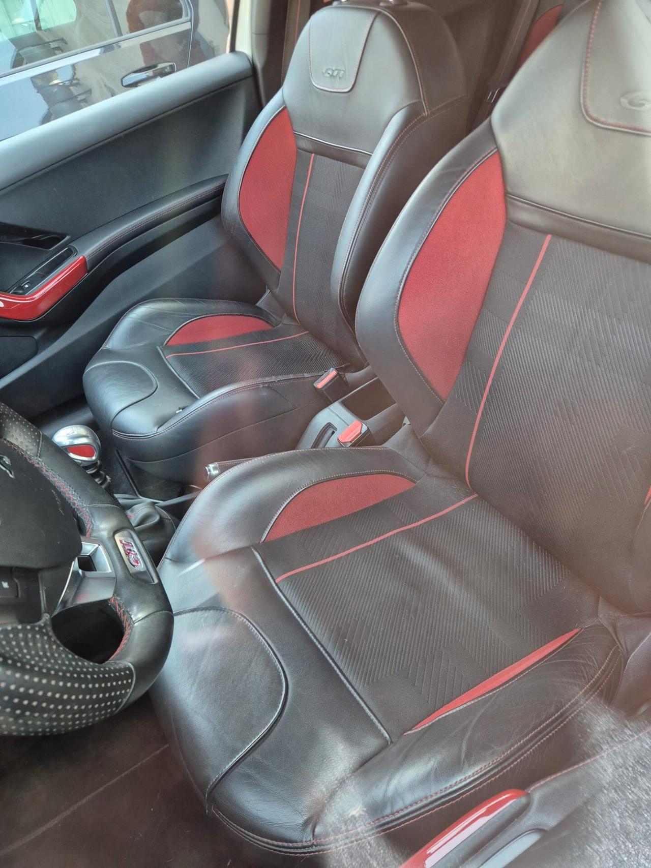 Peugeot 208 1.6 THP 200 CV 3 porte GTi