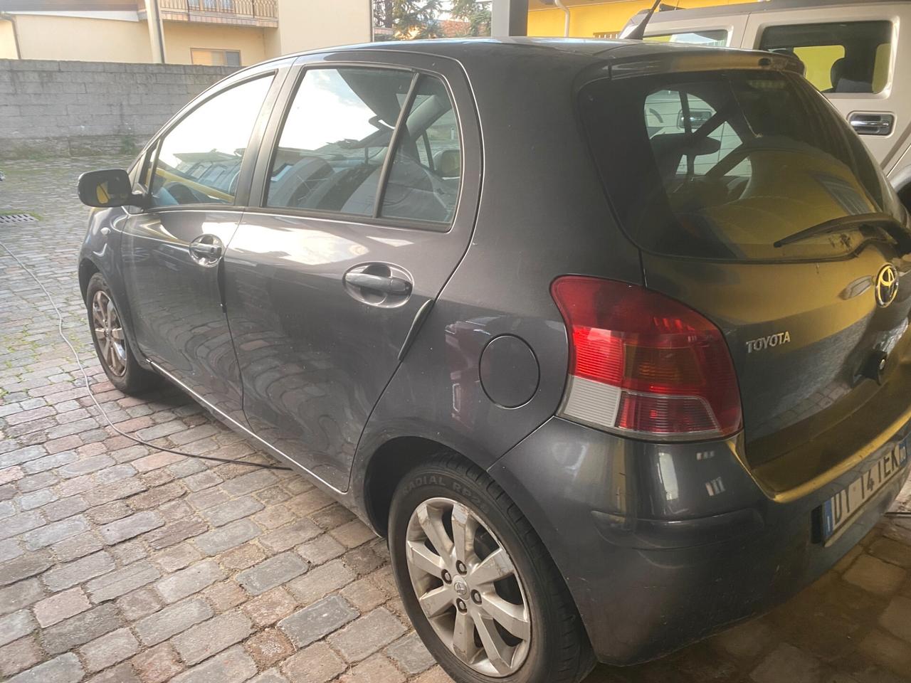 Toyota Yaris 1.0 5 porte Now benzina NEOPATENTATI