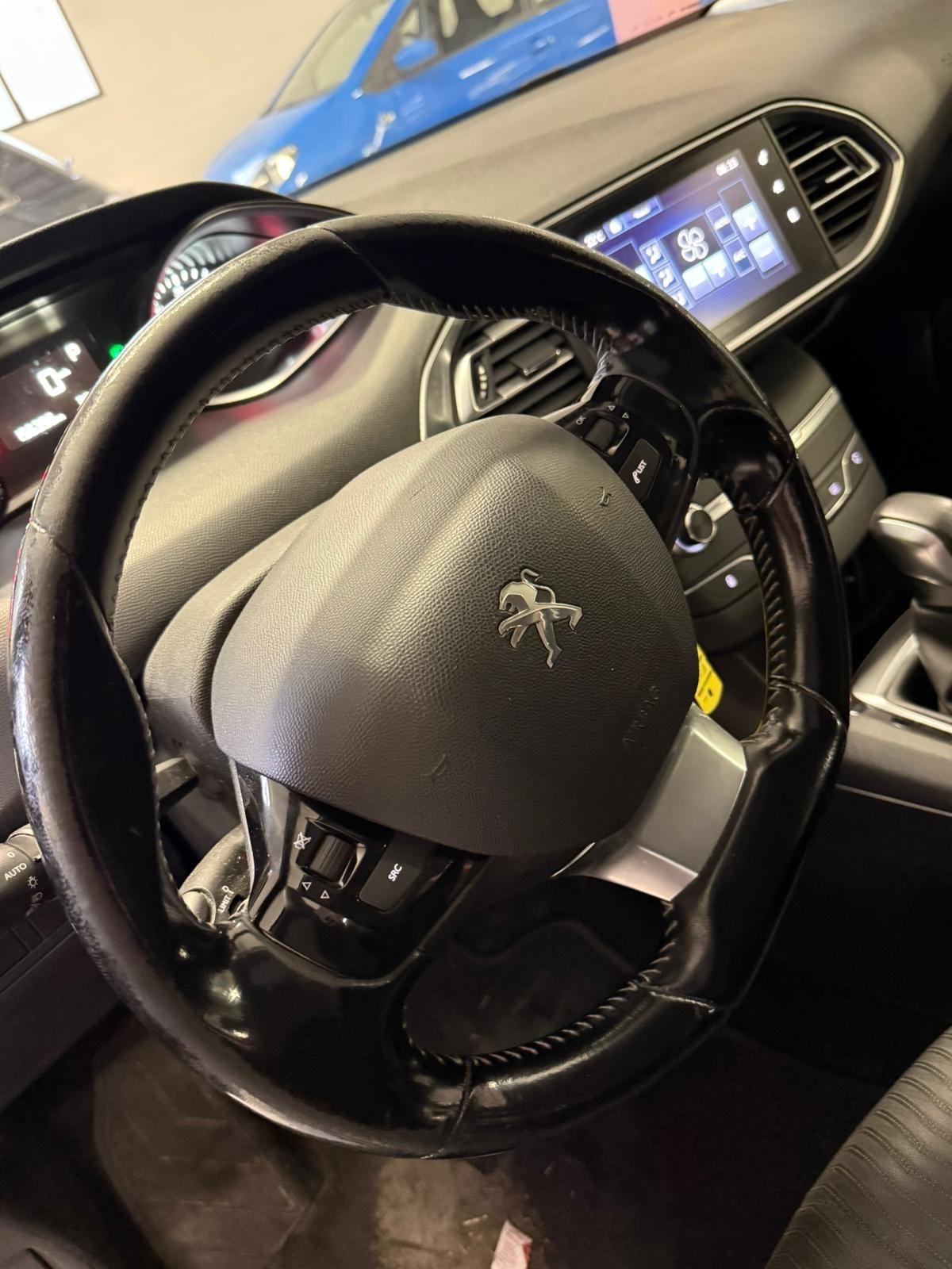 Peugeot 308 BlueHDi 120 S&S EAT6 SW Business