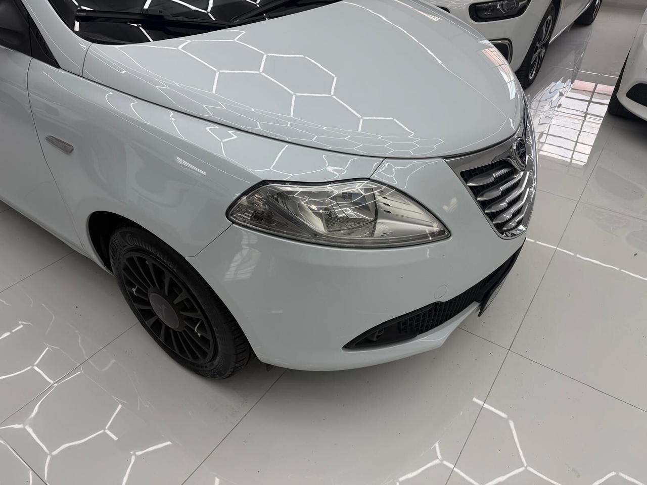 Lancia Ypsilon Benzina 5p. 69 Cv - Ok Neopatentati