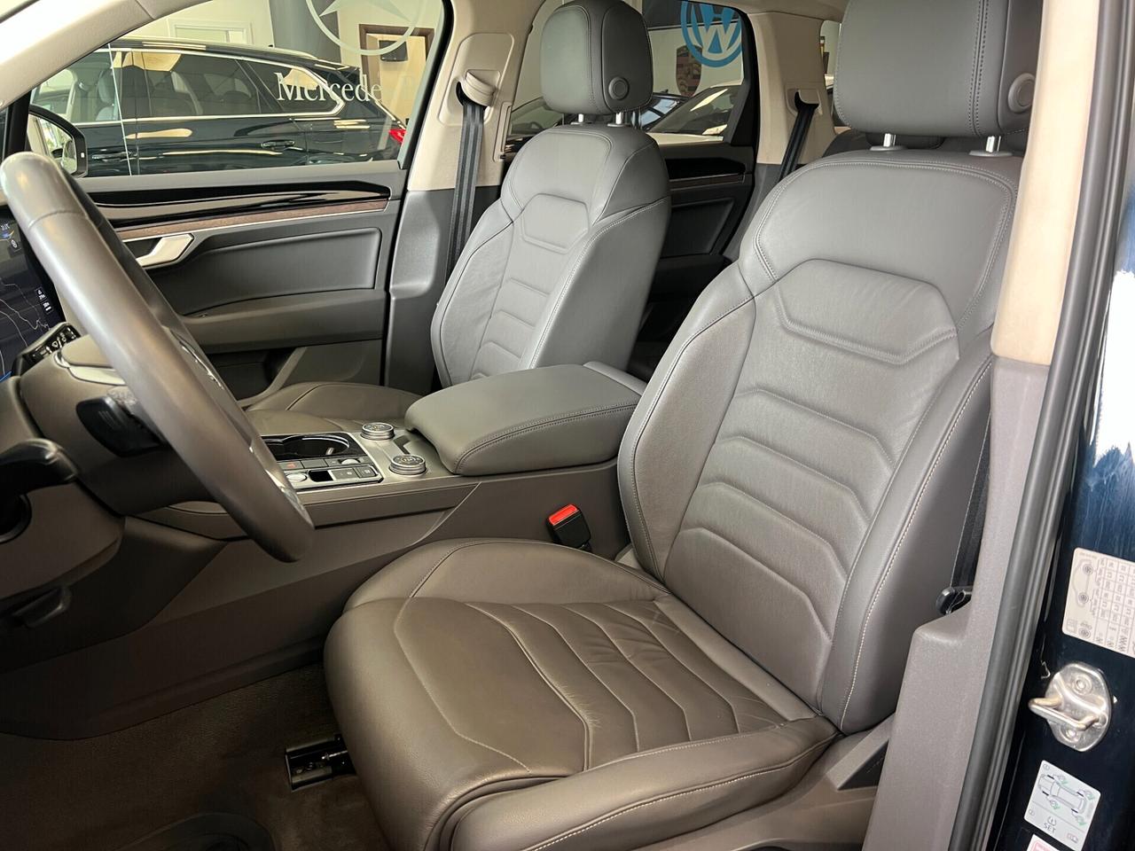 Volkswagen Touareg R LINE 3.0 V6 TDI 286 CV SCR