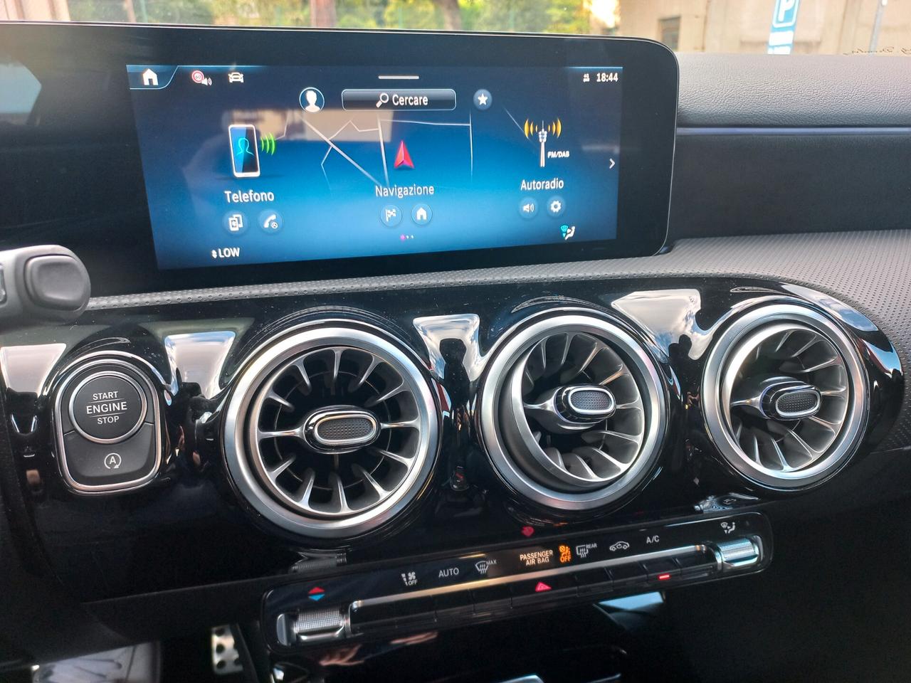 Mercedes-benz A 180 Automatic AMG Line Advanced Plus