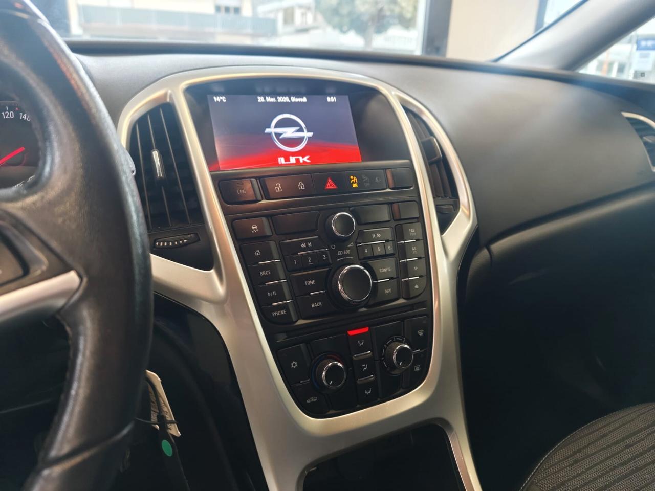 Opel Astra 1.4 Turbo 140CV Sports Tourer GPL Tech Cosmo