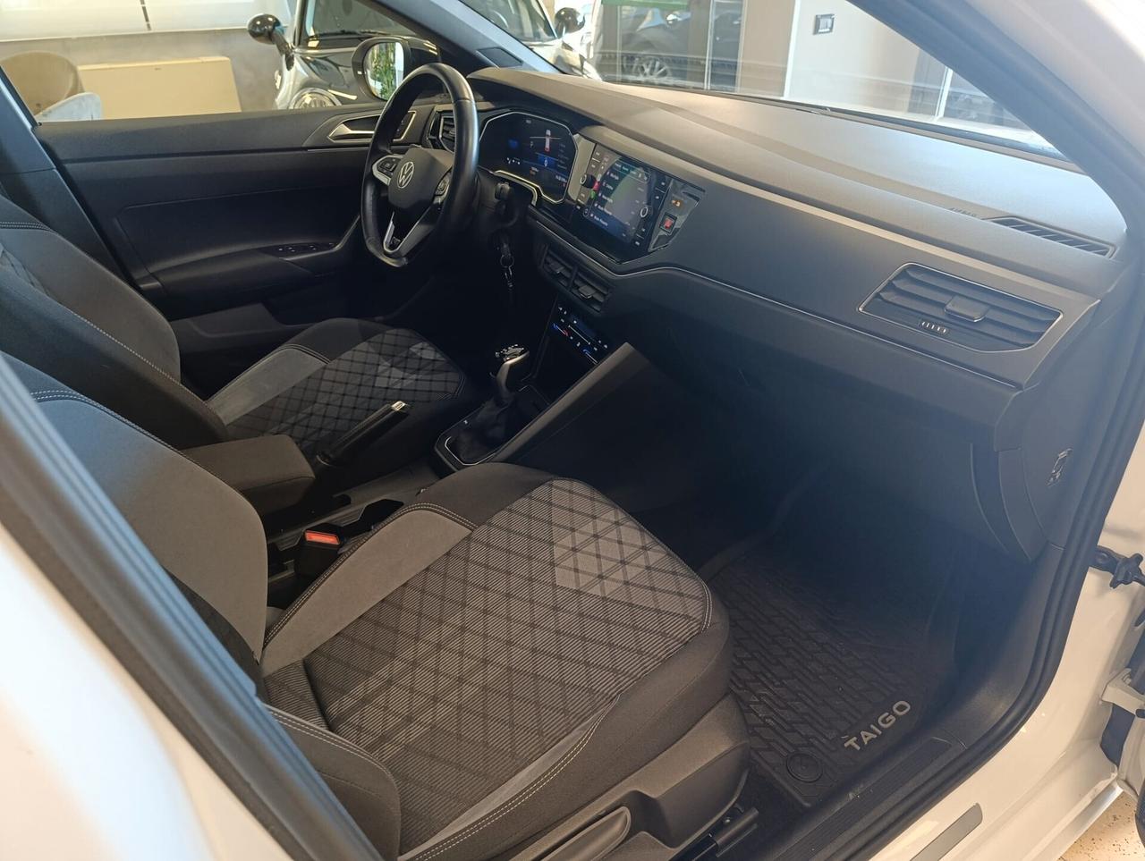 Volkswagen Taigo 1.5 TSI ACT 150 CV DSG R-Line