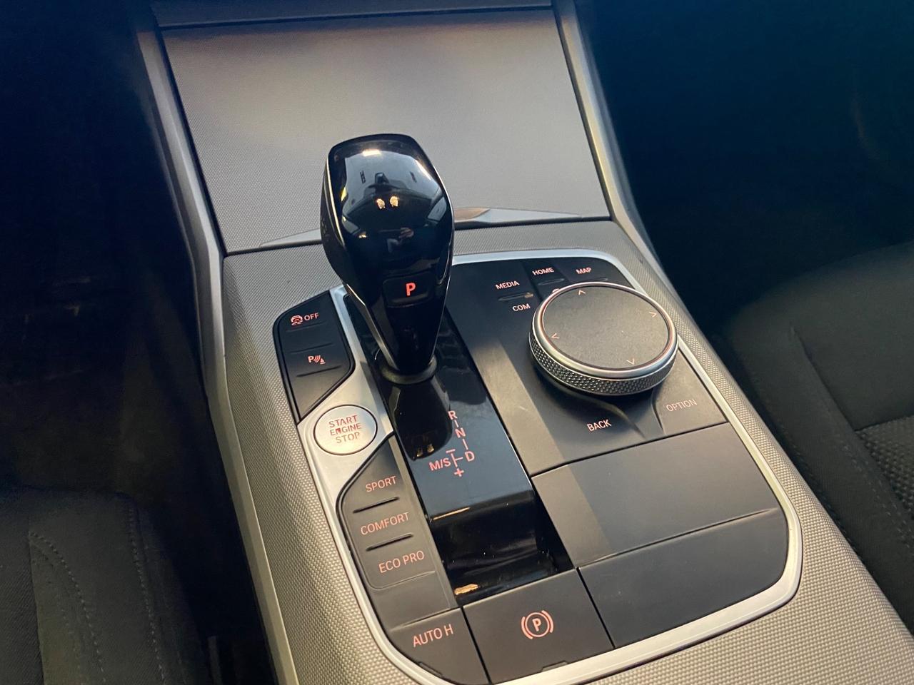 Bmw 318d 48V Touring Business Advantage