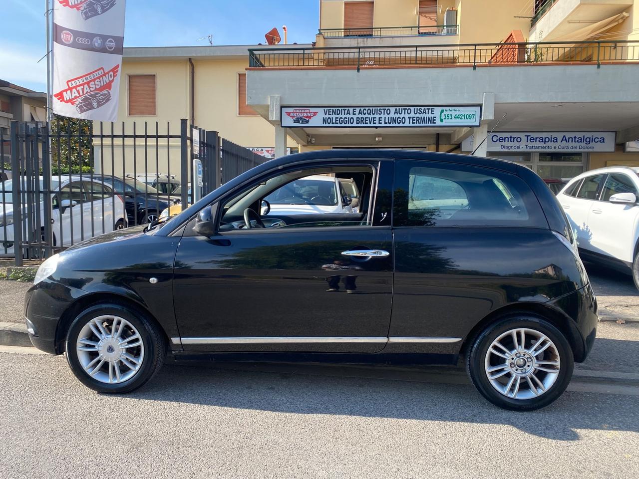 Lancia Ypsilon 1.2 69 CV Unyca
