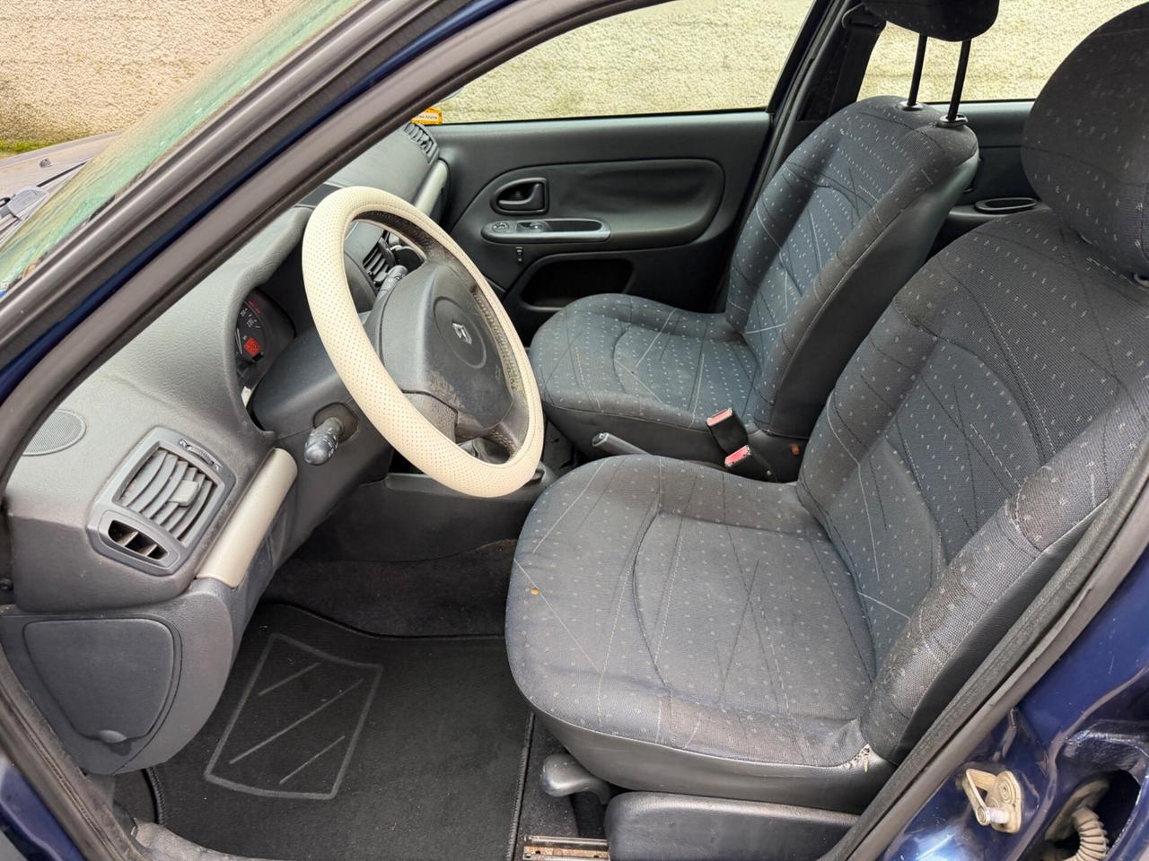 Renault Clio 1.2 BENZINA NEOPATENTATI CONSUMI BASSI