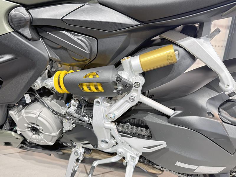Ducati Streetfighter V2