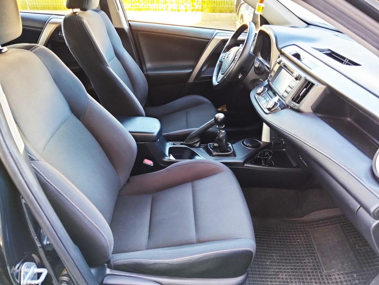 Toyota RAV4 5 Porte Rav4 2.0 d-4d Active 2wd 124cv mt