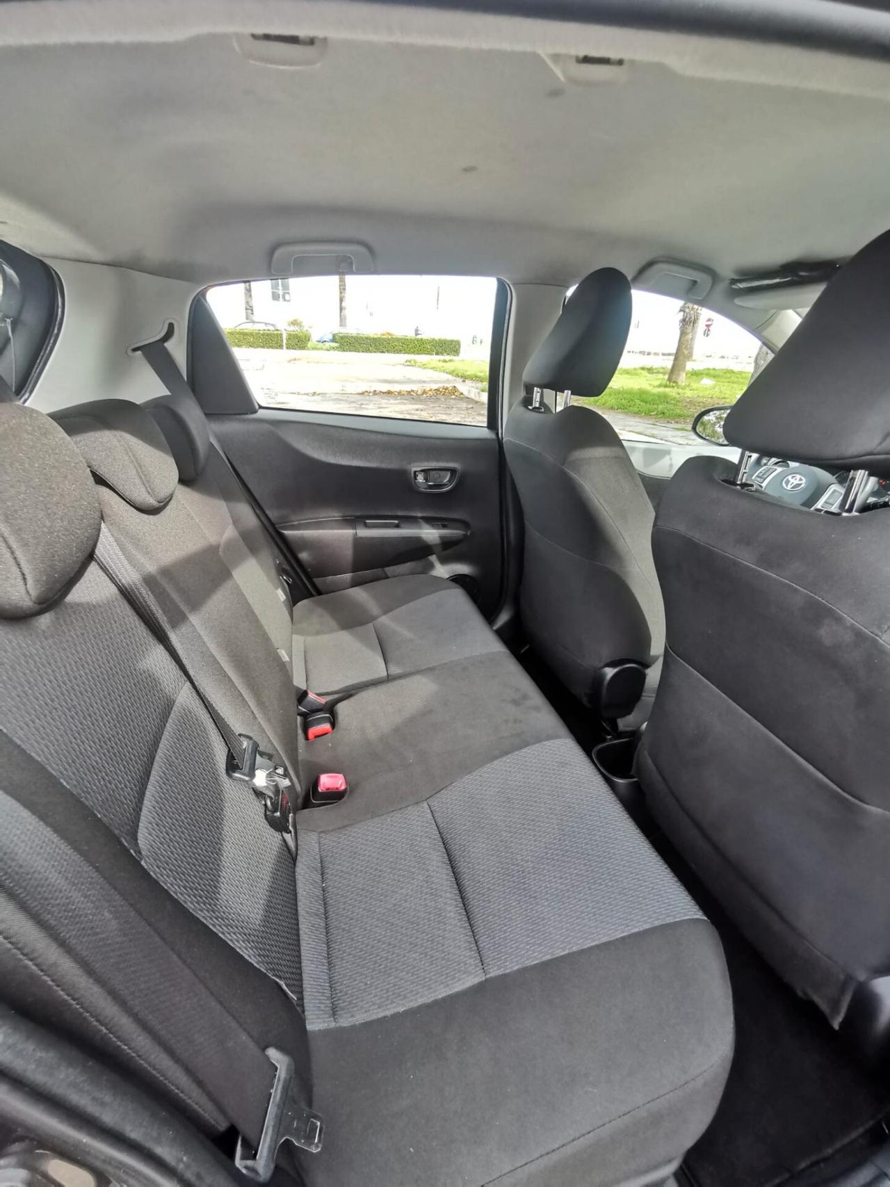 Toyota Yaris 1.5 Hybrid 5P. Lounge 2013