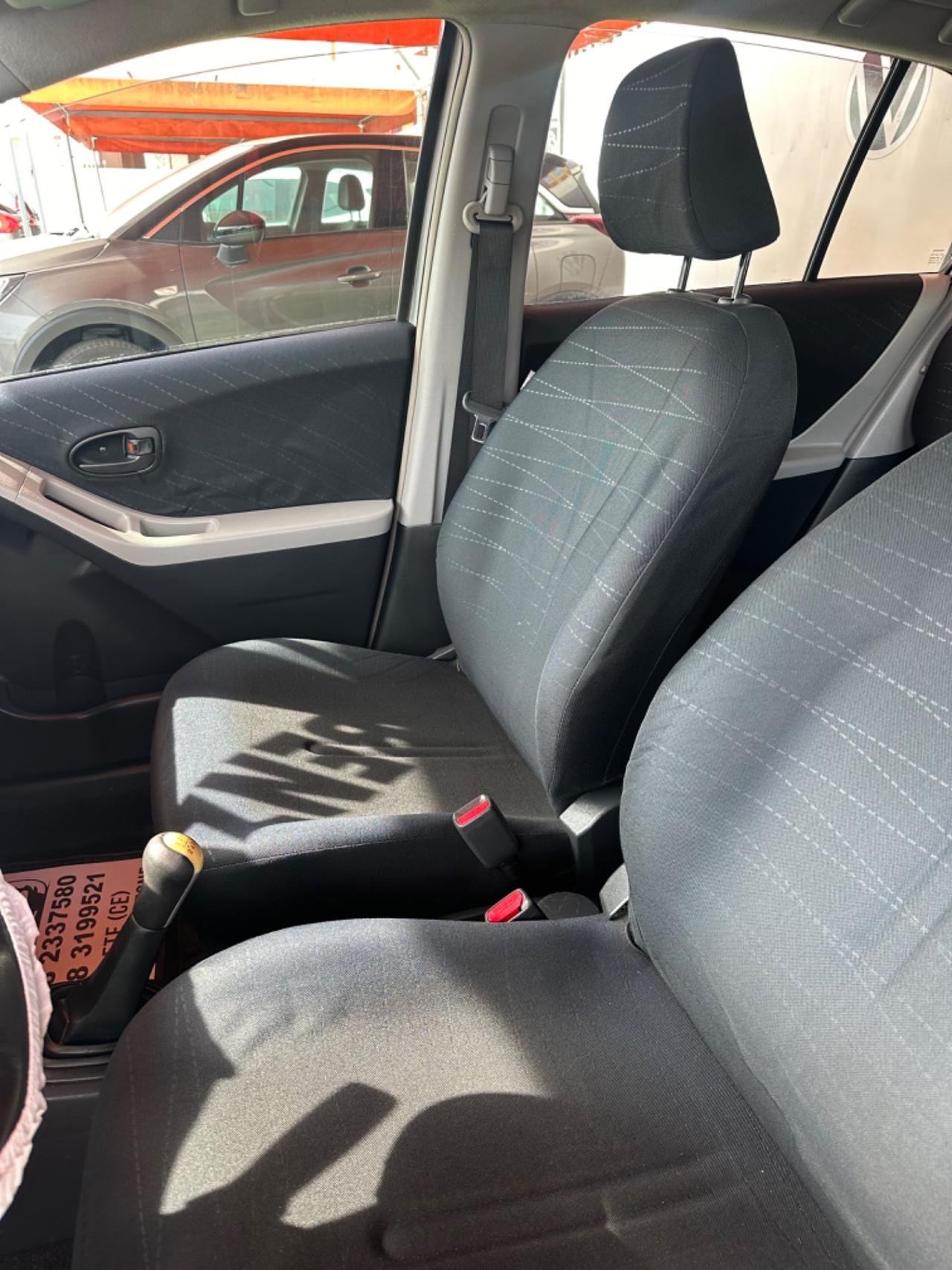 Toyota Yaris 1.0 5 porte Sol