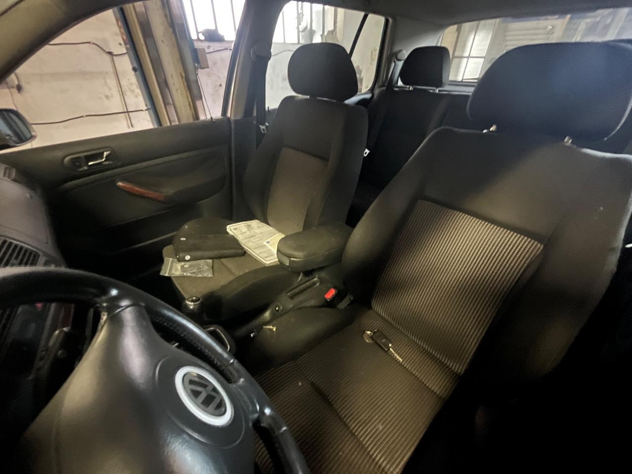 Volkswagen Golf 1.6 16V cat 5 porte Highline LEGGERE BENE