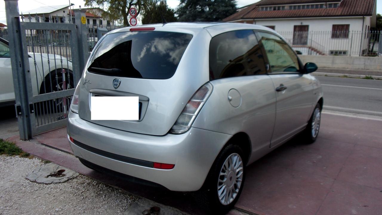 Lancia Ypsilon 1.3 MJT 90 CV Platino