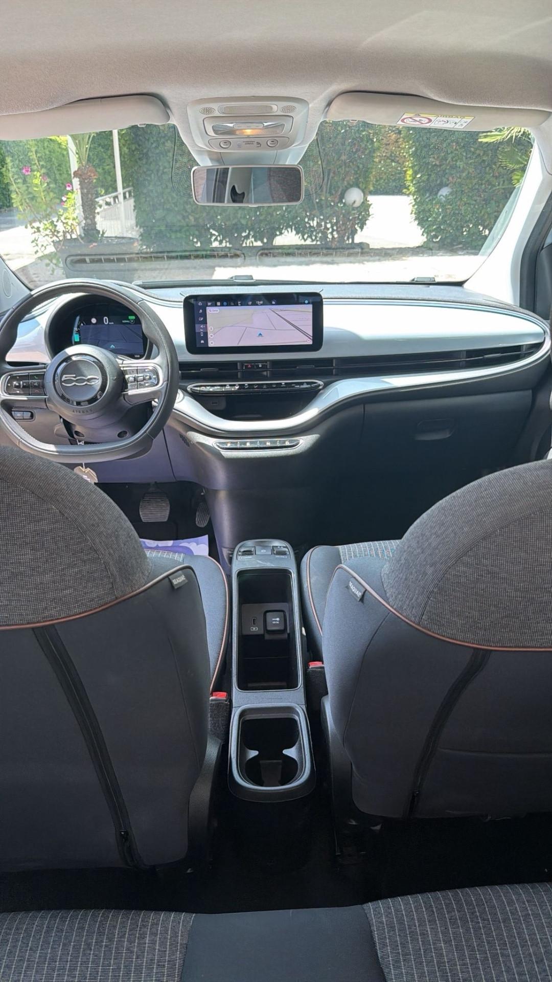 Fiat 500 500e Berlina 42 kWh La Prima