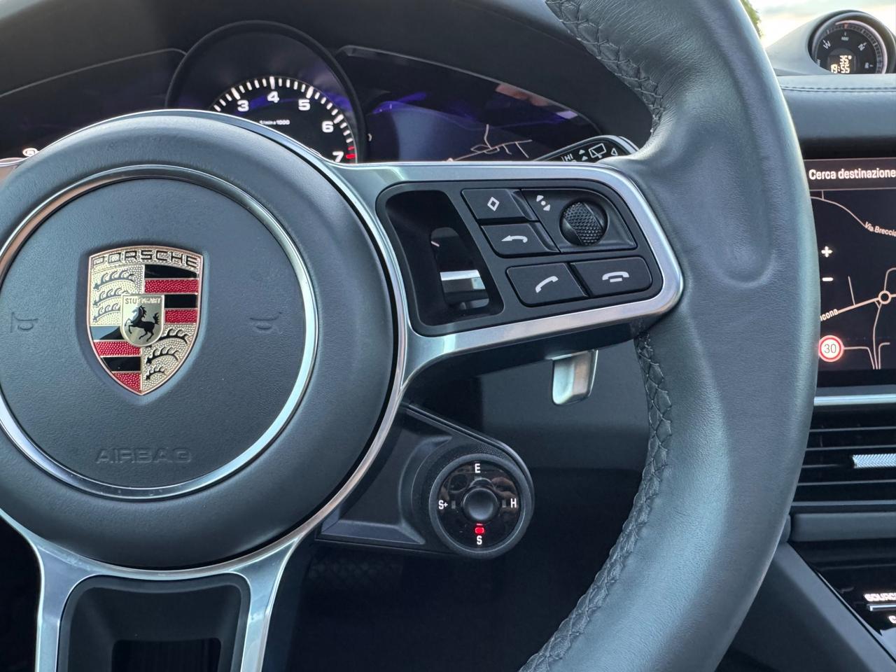 Porsche Cayenne 3.0 V6 E-Hybrid Platinum Edition