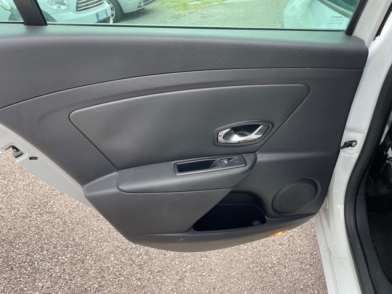 Renault Megane 1.5 dCi 110CV cambio automatico