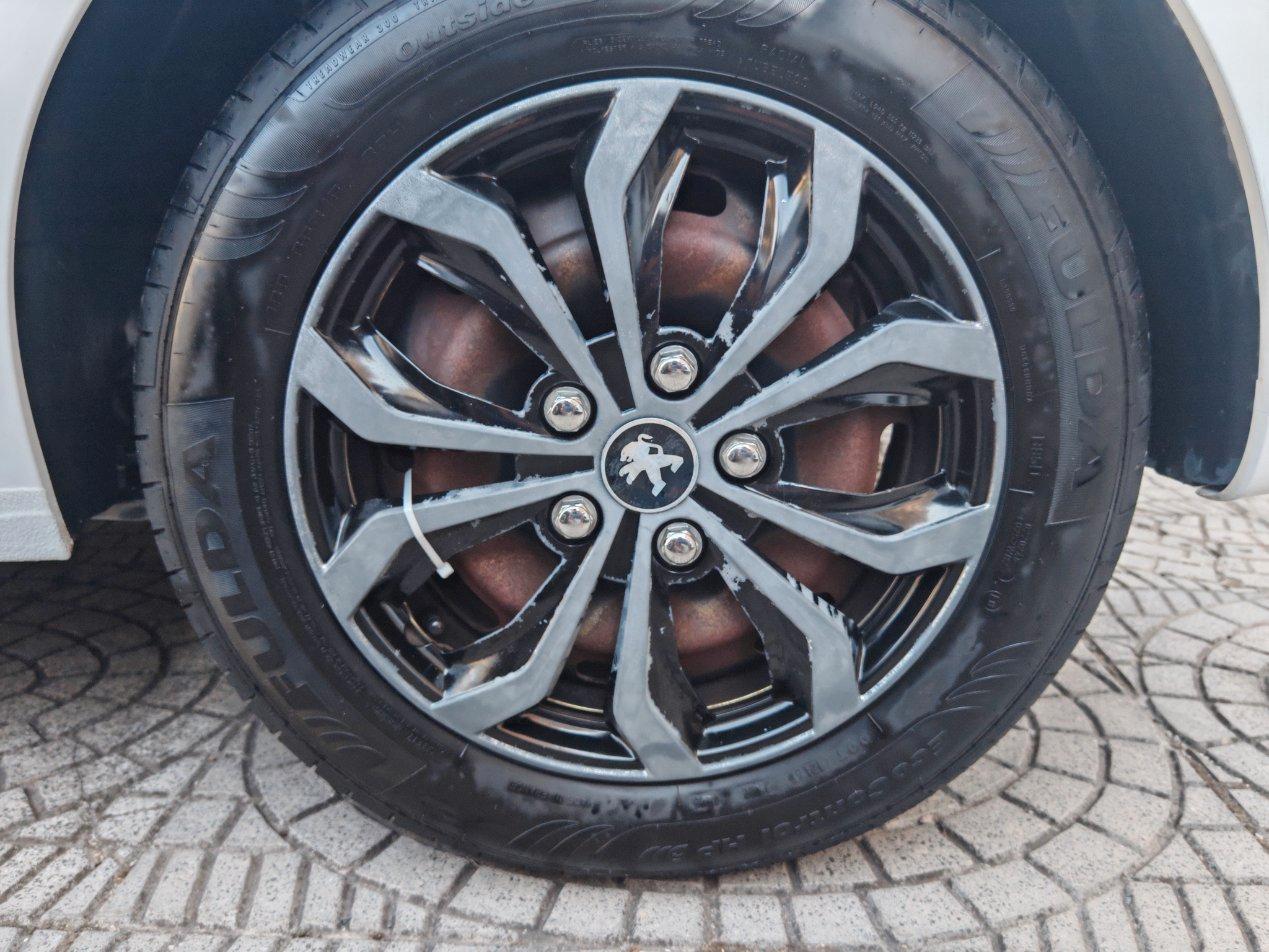 Peugeot 208 5 Porte 208 5p 1.2 puretech Active gpl 82cv