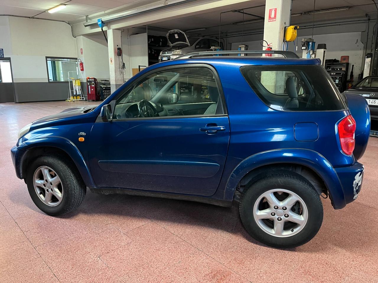 Toyota RAV 4 RAV4 2.0 Tdi D-4D cat 3 porte Sol