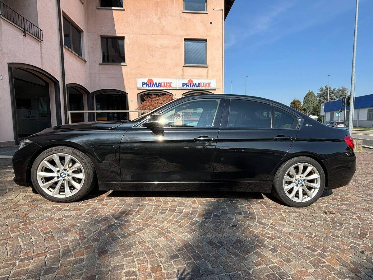 BMW Serie 3 Berlina 330e Luxury auto