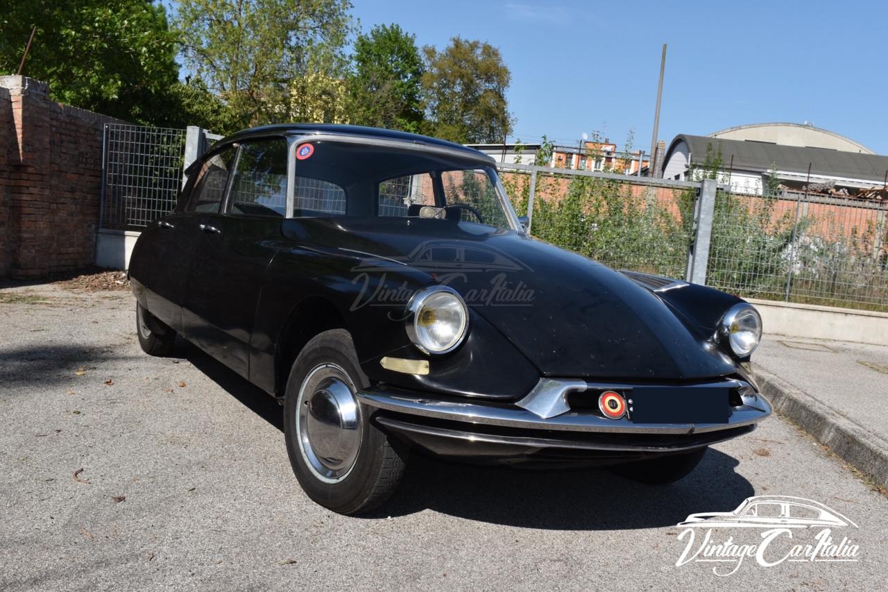 Citroen DS Prefecture