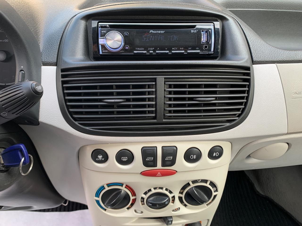 Fiat Punto 1.2i cat 5 porte ELX