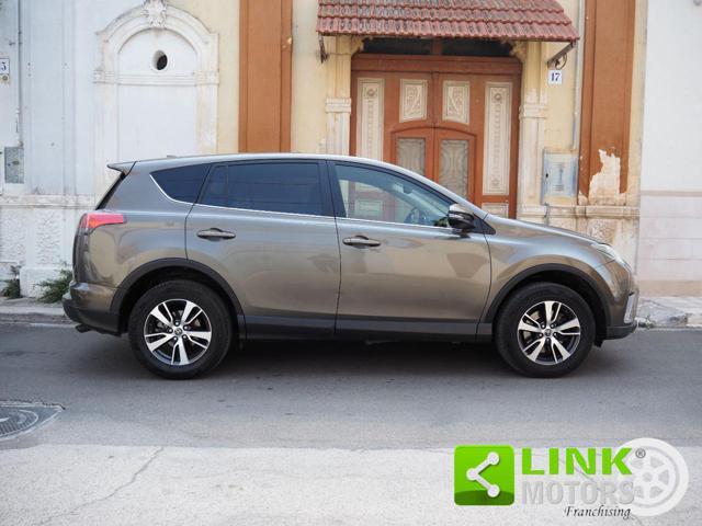 TOYOTA RAV 4 RAV4 2.0 D-4D 2WD Lounge