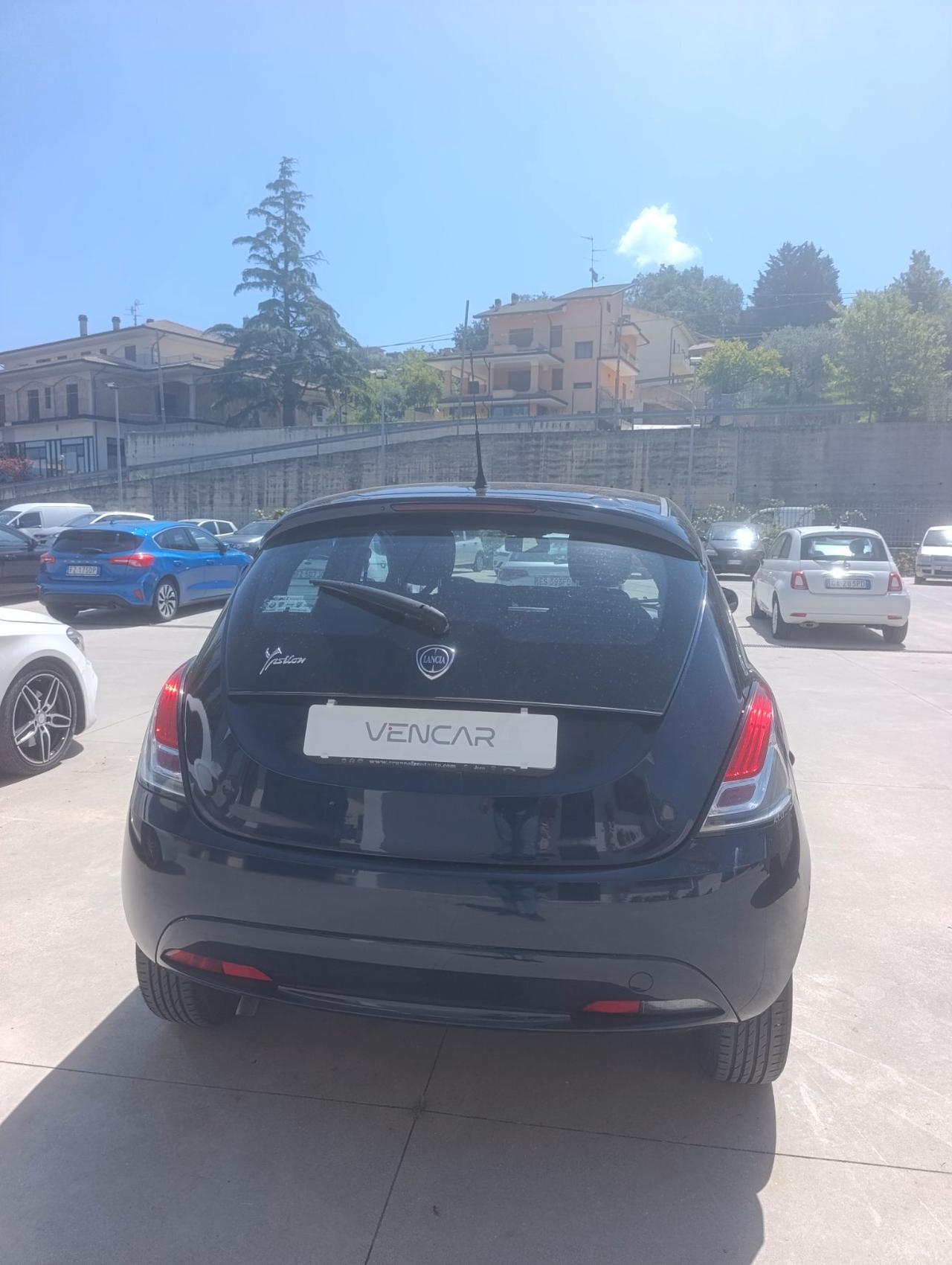 Lancia Ypsilon 5 Porte Ypsilon 1.2 Silver ecochic Gpl 69cv
