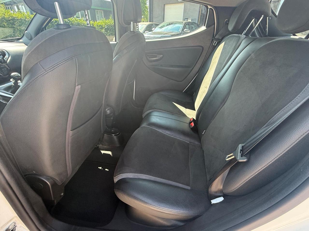 Lancia Ypsilon 1.2 69 CV 5 porte Platinum