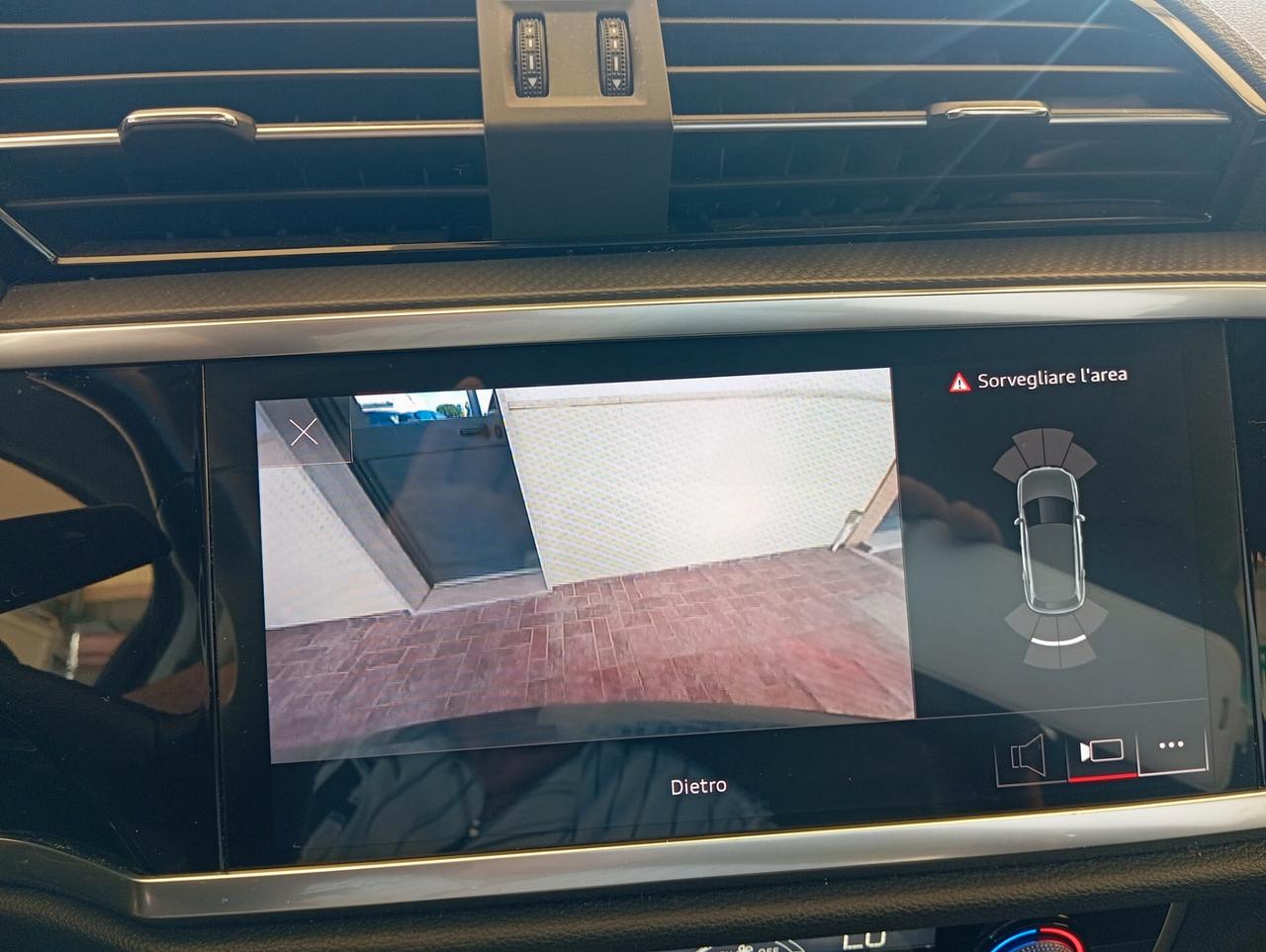 Audi Q3 35 TDI S tronic Business