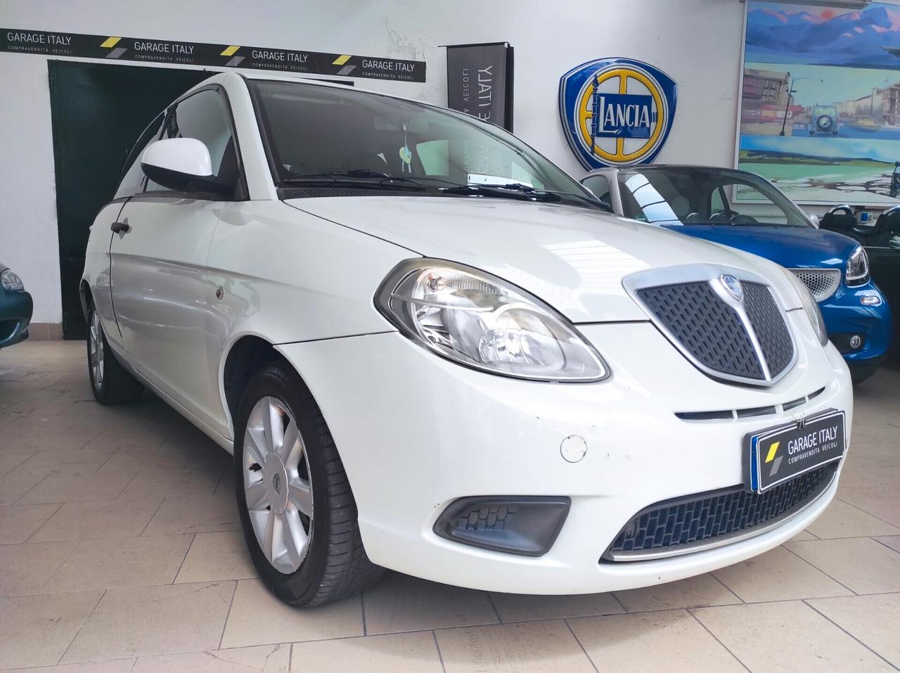 Lancia Ypsilon 1.2 Argento NEOPATENTATI