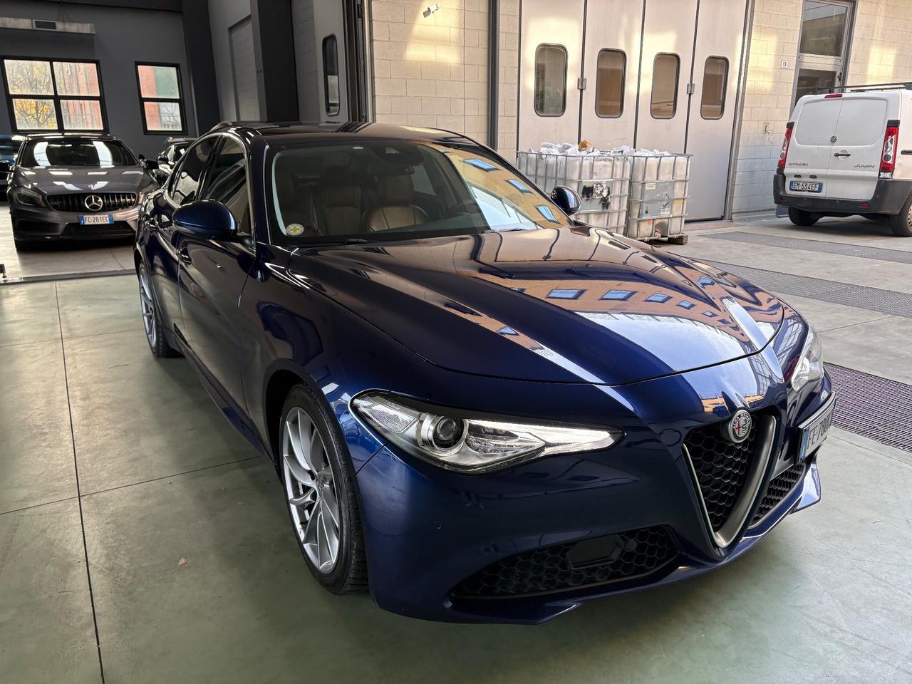 Alfa Romeo Giulia 2.2 Q2 Turbodiesel 180 CV AT8 Business Sport Launch Ed.